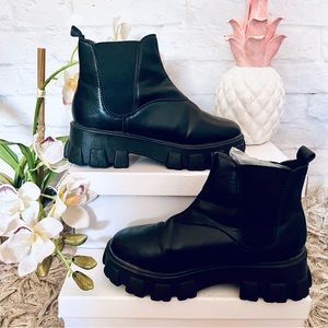 Black Chunky Chelsea Ankle Boots - Women's Slip-On Bootie